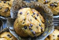 Warm Spiced Pumpkin Chocolate Chip Muffins