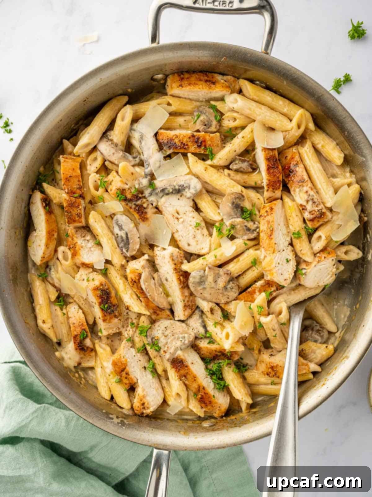 Creamy Garlic Parmesan Chicken Pasta 1 featured 29218