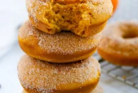 Pumpkin Spice Baked Doughnuts