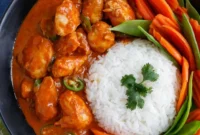 THAI RED CURRY CHICKEN: A CLASSIC RECIPE WITH COCONUT MILK AND VEGETABLES